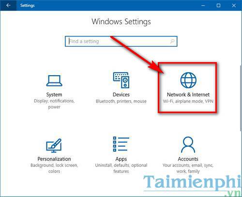 Bước 1: Nhấn tổ hợp phím Windows + I để mở cửa sổ Windows Settings. Tại đây bạn chọn mục Network & Internet.